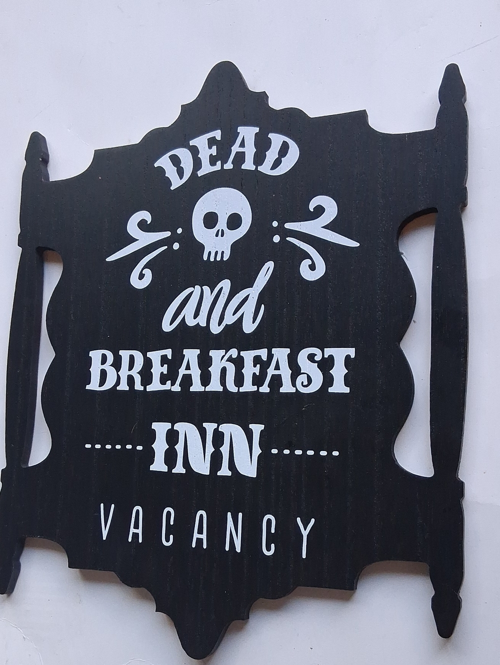 Black 'Dead and Breakfast Inn' Halloween Wall Sign - Black and White